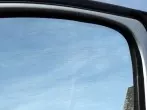 Autoscheiben nach dem Reinigen blank putzen