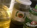 Etiketten von Gläsern entfernen