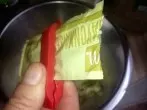 Reste aus Tuben herausbekommen