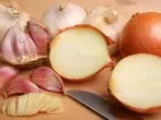 Zwiebel einfacher schälen