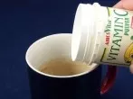 Vitamin C gegen Teeränder