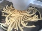 Schw&auml;bische <strong>Sp&auml;tzle</strong> selber machen - der perfekte <strong>Sp&auml;tzleteig</strong> f&uuml;r die Presse