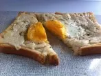 Frühstückstoast mit Ei und Käse