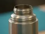 Thermoskanne mit flüssiger Soda reinigen