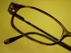 Brille einfach und richtig putzen