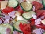 Schnelles Mittagessen mit <strong>Zucchini</strong>, Tomaten, Schinken & K&auml;se