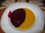 <strong>K&uuml;rbiscremesuppe</strong> liiert mit Rote-Bete-Cremesuppe
