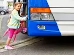 Richtiges Verhalten für Schüler bei Busfahrten - Unfälle verhindern