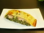Spinat-Feta-Strudel mit frischem Wildlachs
