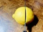Verhindern, dass die Äpfel beim Schälen braun anlaufen