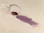Rotwein aus Teppichboden leicht entfernen - wirkt immer!