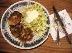 Kartoffelrösti mit Spitzkohlsalat - vegetarisch