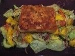 <strong>Panierter</strong> Schafsk&auml;se auf einem Salatbett