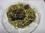 Schnelle <strong>Spaghetti</strong> mit Spinat- & Tomatenso&szlig;e