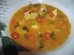 Leckere Süßkartoffelsuppe mit marinierter Fischeinlage