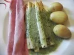 Ofenspargel mit einer Spargel-Kräutersoße