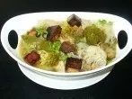 Vegetarische Gemüsesuppe mit knusprigem Räuchertofu und Konjaknudeln