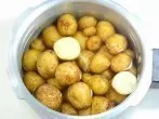 Garen von Kartoffeln im Schnellkochtopf