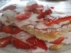 Frisch zubereiteter <strong>Erdbeerkuchen</strong>