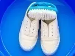 Gelbe Ränder an Sneaker erfolgreich entfernen