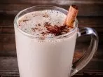 Chai-Tee mit Rum und Mandelmilch