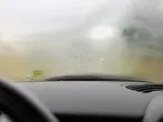 Das Beschlagen von Autoscheiben verhindern