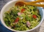 Ein sommerlich-leichter Gem&uuml;se-Schinken-Salat