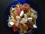 Spaghetti mit Kräuterseitlingen, Tomaten und Mozzarella