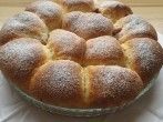 Gefüllte Buchteln mit Zwetschgenmarmelade