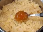 Sauerkraut etwas milder - mit Aprikosenmarmelade