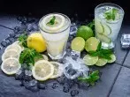 Zitronen- oder Limettenstück statt Eiswürfel