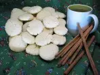 Weiße Schmalzwölkchen und Ingwer-Zimt-Tee