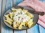 Nudeln in Frischkäse-Sahne-Schinkensauce