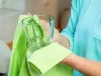 Trübe Gläser - so werden sie wieder blank und glänzend