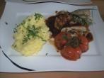 Kr&auml;uter-<strong>Putenrouladen</strong> mit Schmortomaten