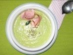 Erbsenrahmsuppe mit Schinkenrosen (Dosenfutter First Class)