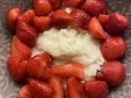 Kalter Grießbrei mit Erdbeeren