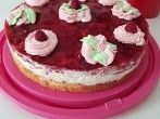 Saftige <strong>Himbeertorte</strong> mit Schmand-Sahne F&uuml;llung