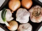 Knoblauch- oder Zwiebelgeruch an den Händen in Sekunden neutralisieren