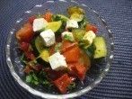 Gemischter Gem&uuml;se-Kr&auml;uter-Salat mit Fetak&auml;se - vegetarisch