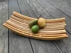 Obstschale aus alten Holzbügeln