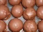 Eierlikör-Kokos-Schoko-Kugeln