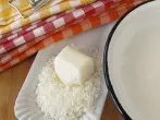 Selbstgemachtes Waschmittel mit Kernseife und Soda