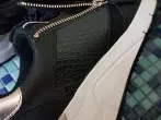 Sneakers: Weiße Sohlen reinigen