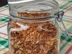 Knuspriges Granola-Nuss-Müsli selber machen