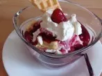 Quarkspeise mit Roter Grütze
