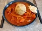Saftiges Tomatengulasch vom Schwein