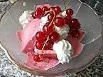 Johannisbeer-Eiscreme mit Bourbon-Vanille