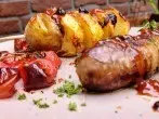 Gegrillte Kartoffelspieße mit Tomate & Bratwurst