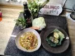 Gefüllte Wirsingrouladen zu deftiger Gemüsesuppe